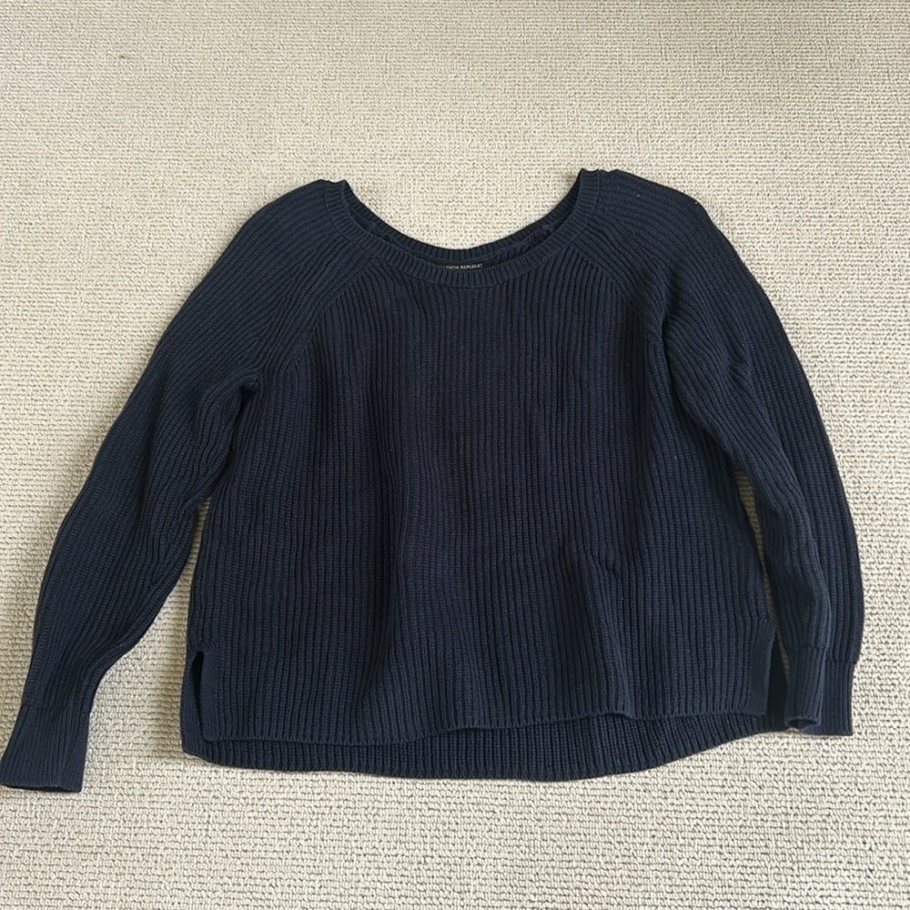 Banana Republic Blue Crew Neck Sweater with Ribbed Texture🌿 - Picture 2 of 4